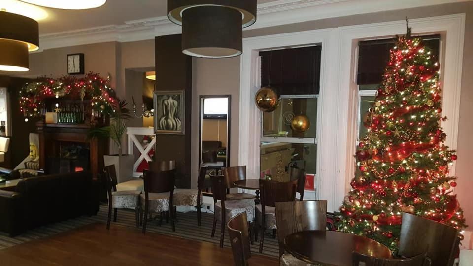 The York Hotel Уестън сюпър Меър Екстериор снимка