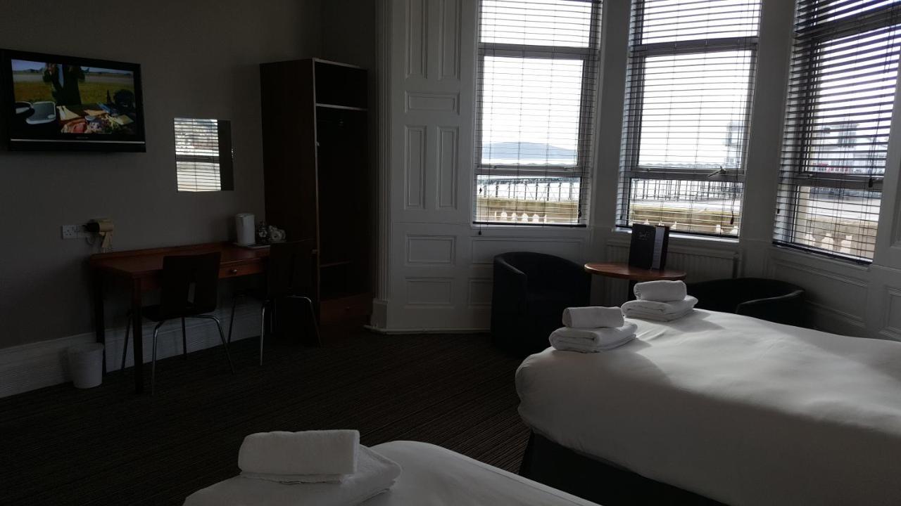 The York Hotel Уестън сюпър Меър Екстериор снимка