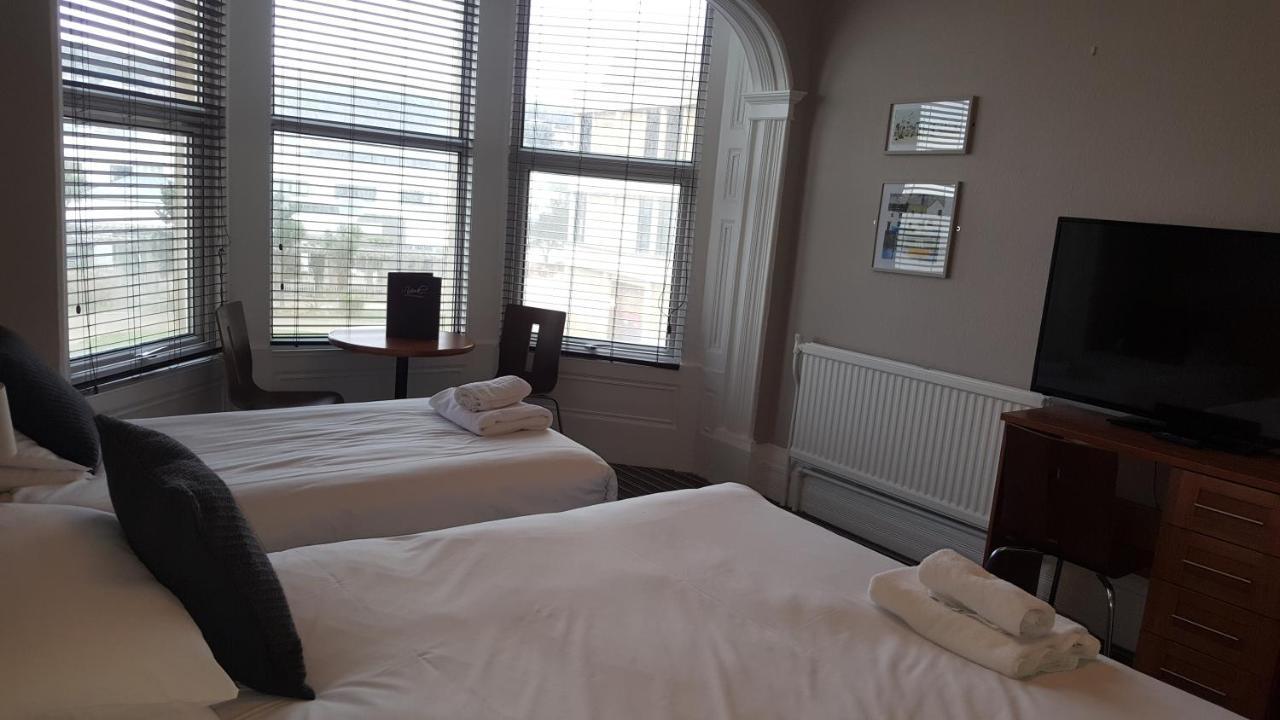 The York Hotel Уестън сюпър Меър Екстериор снимка