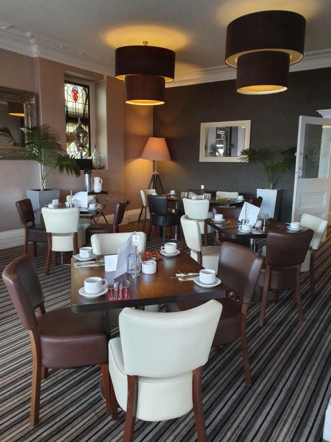 The York Hotel Уестън сюпър Меър Екстериор снимка