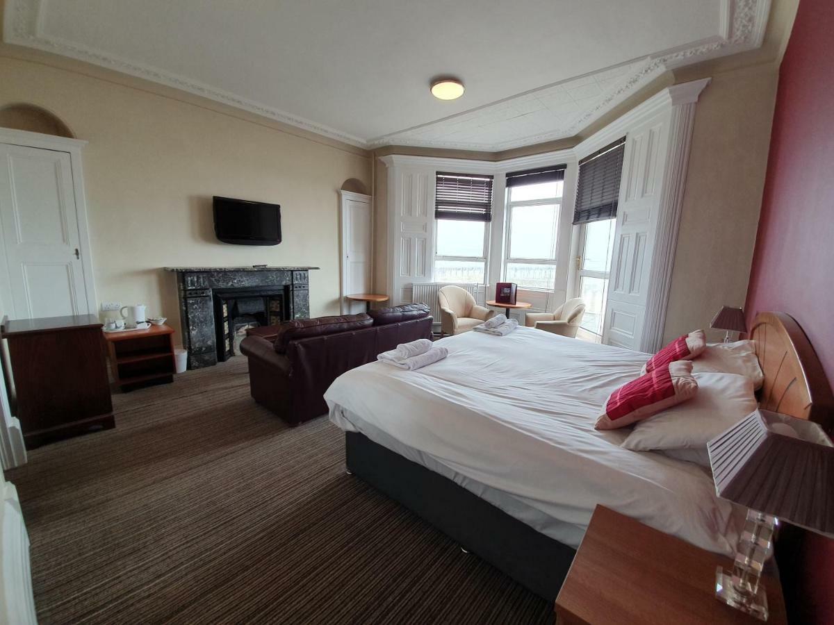 The York Hotel Уестън сюпър Меър Екстериор снимка